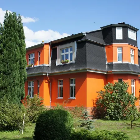 Grosszuegige Mit Terrasse, Strandkorb